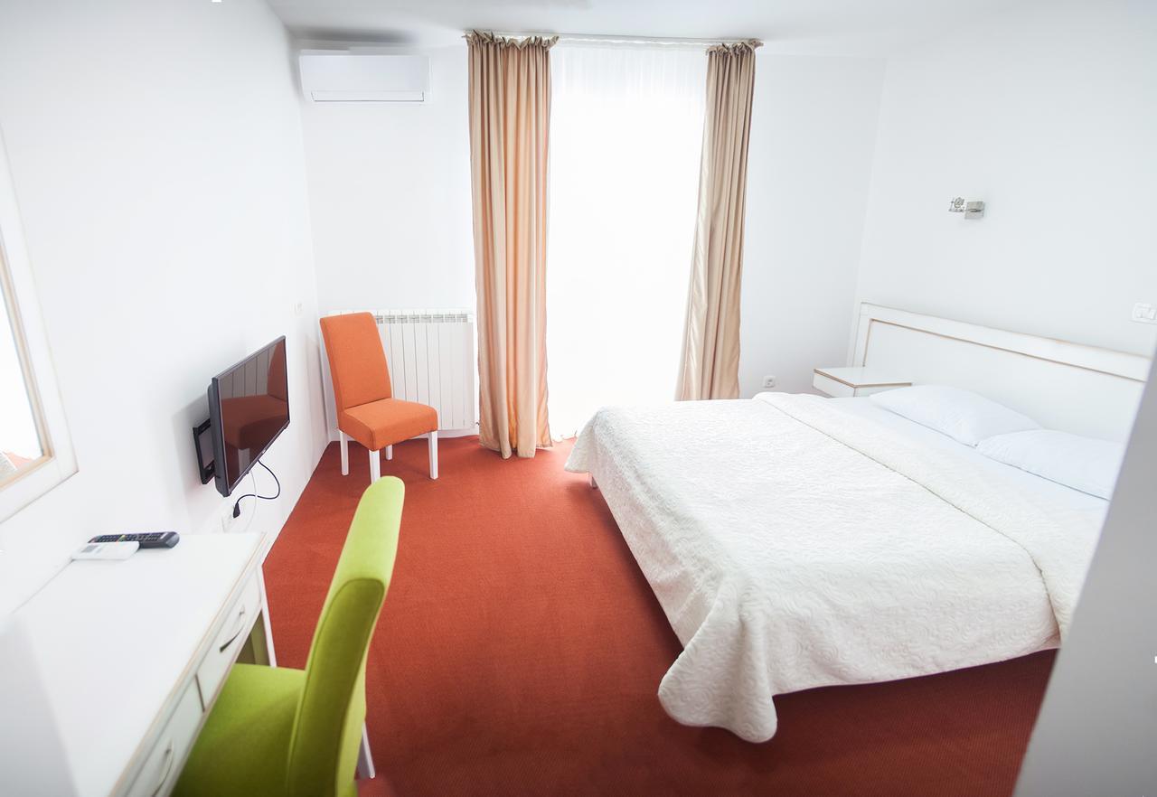 Hotel Serdar Мойковац Экстерьер фото