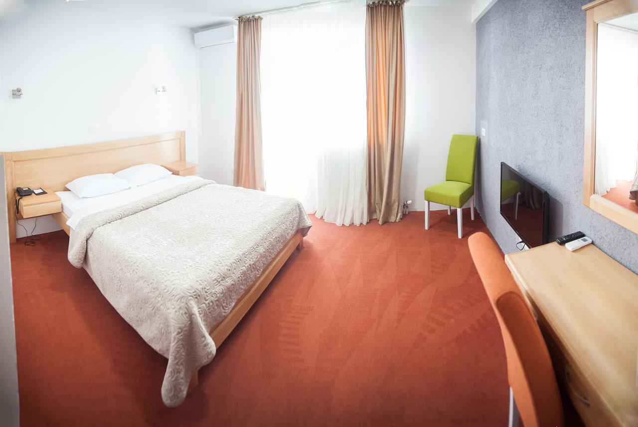 Hotel Serdar Мойковац Экстерьер фото