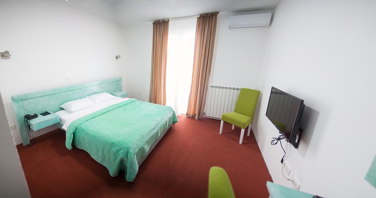 Hotel Serdar Мойковац Экстерьер фото